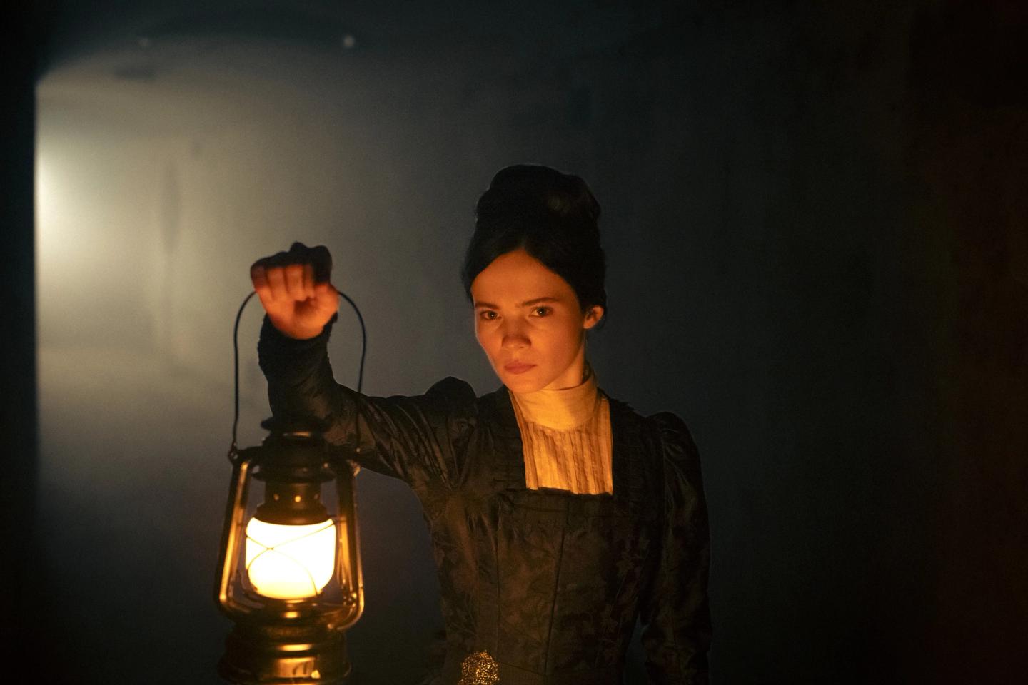 Freya Allan i Black Palace