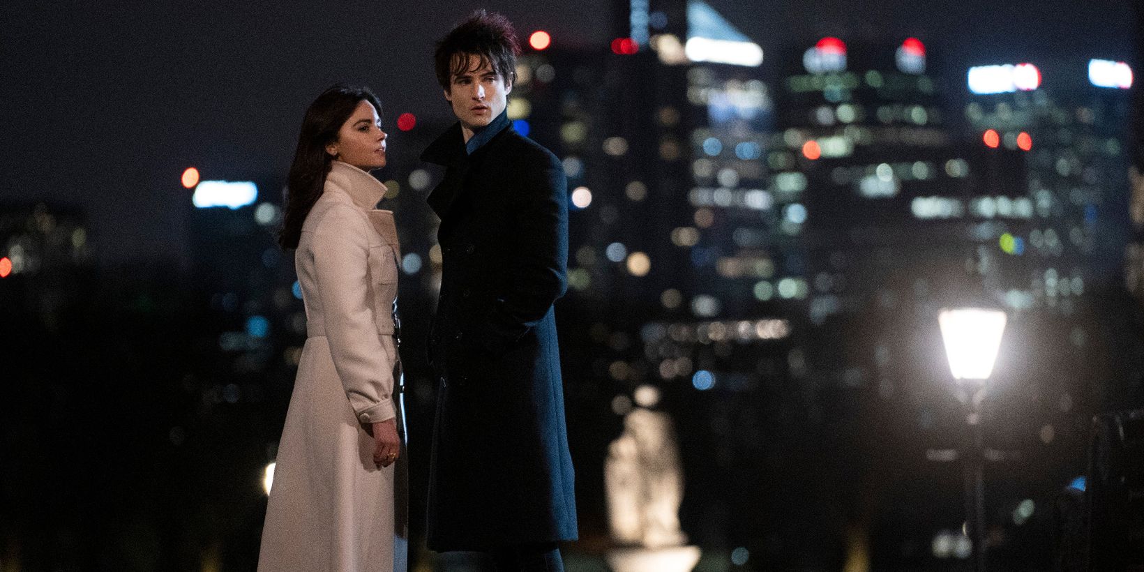 Jenna Coleman og Tom Sturridge i The Sandman