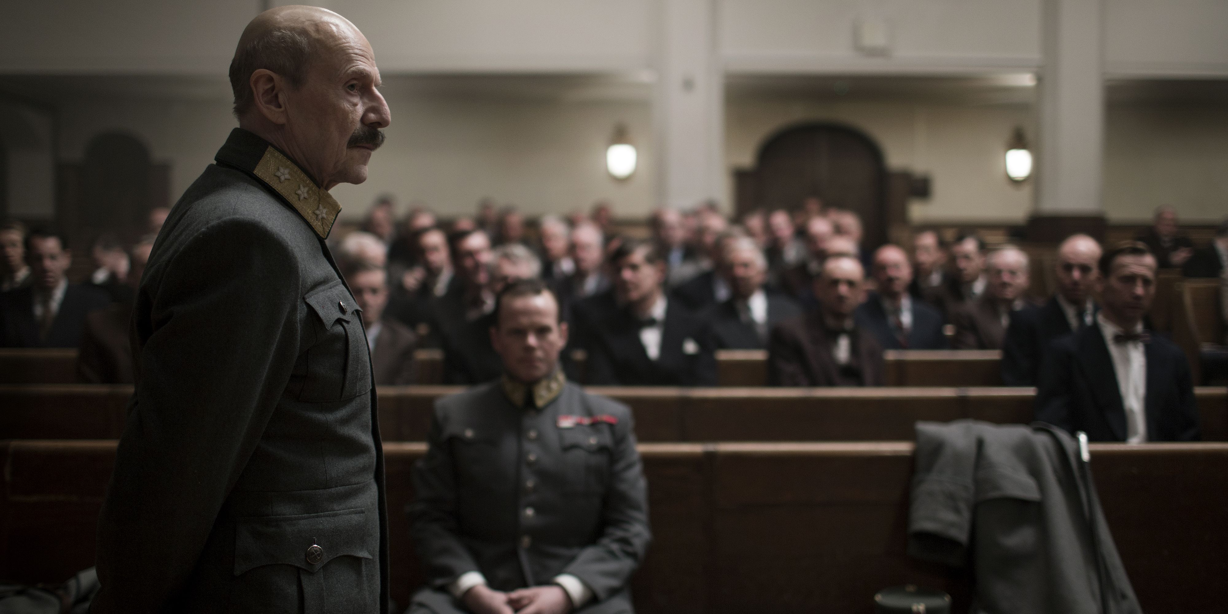 Jesper Christensen som Kong Haakon VII i Kongens nei