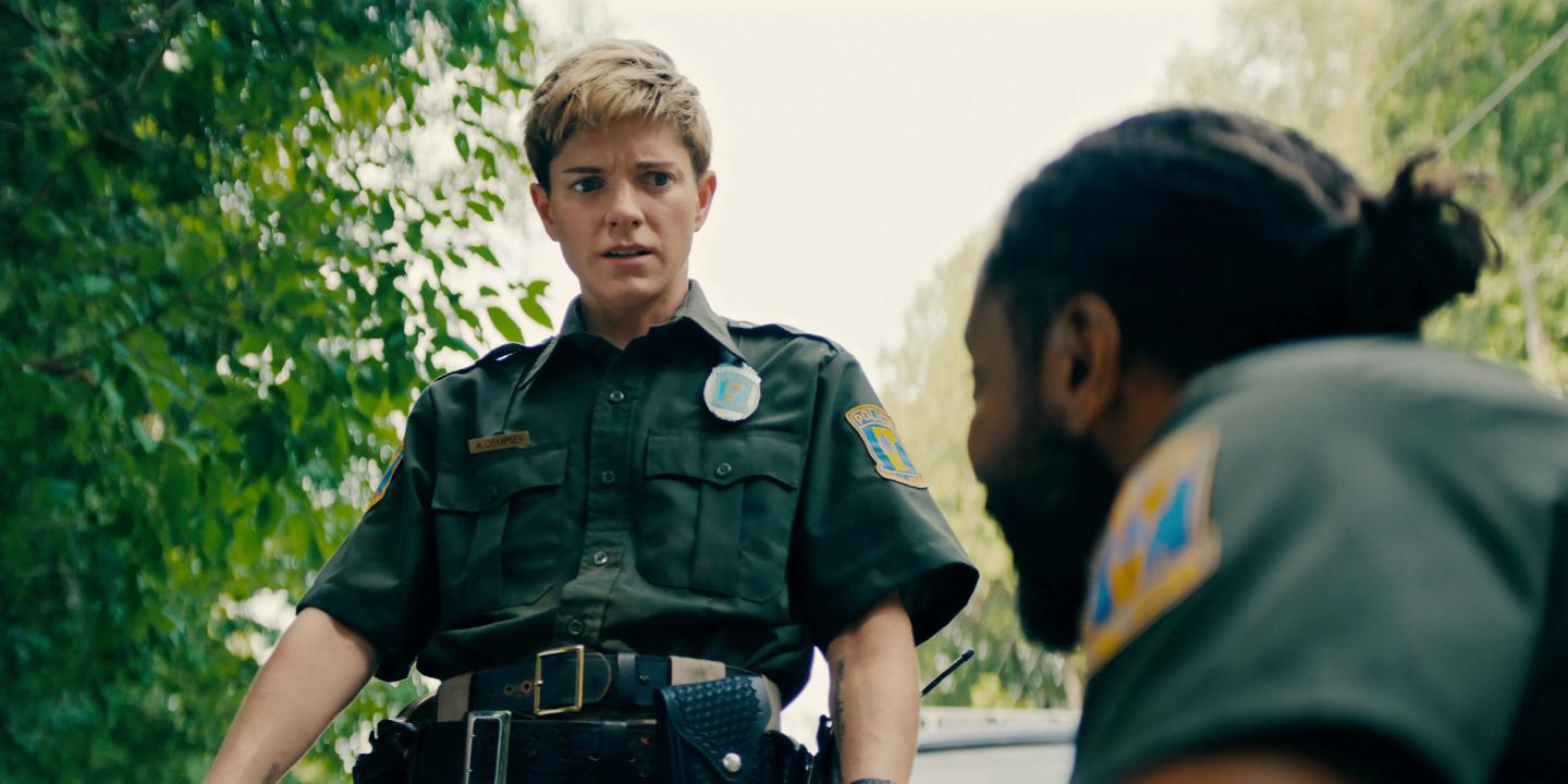 Mae Martin i Wayward