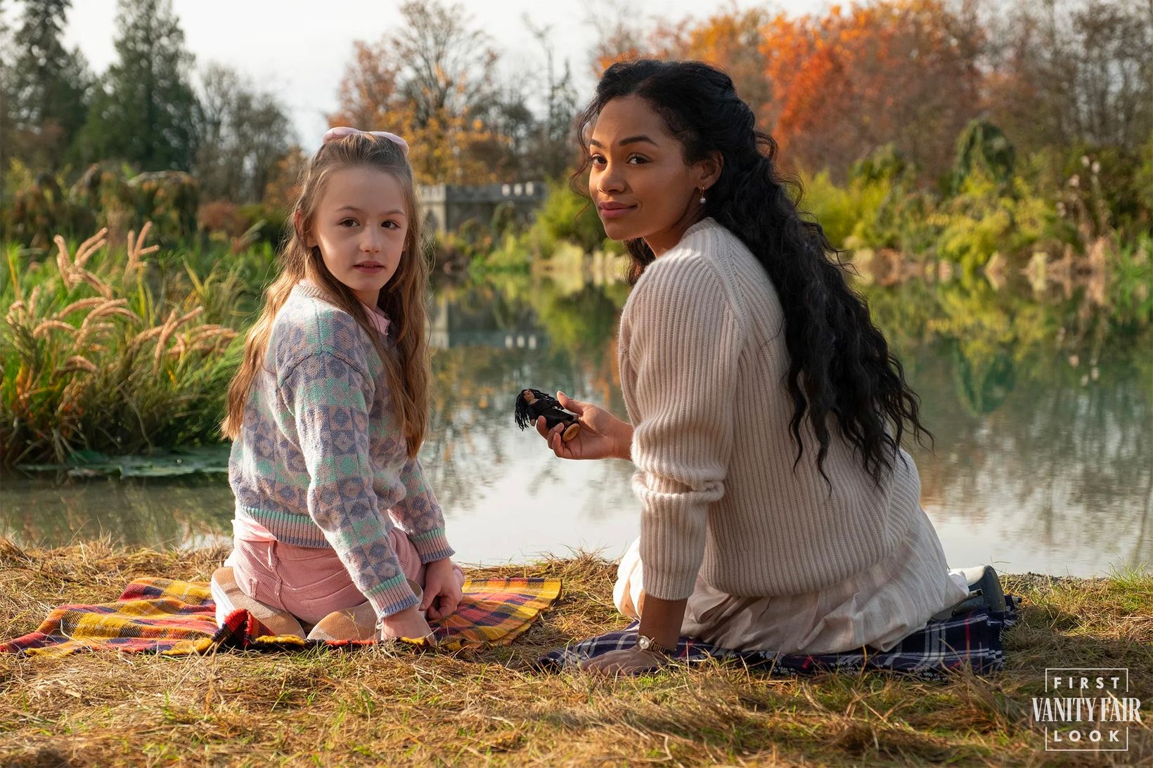 Amelie Bea Smith og Tahirah Sharif i The Haunting of Bly Manor