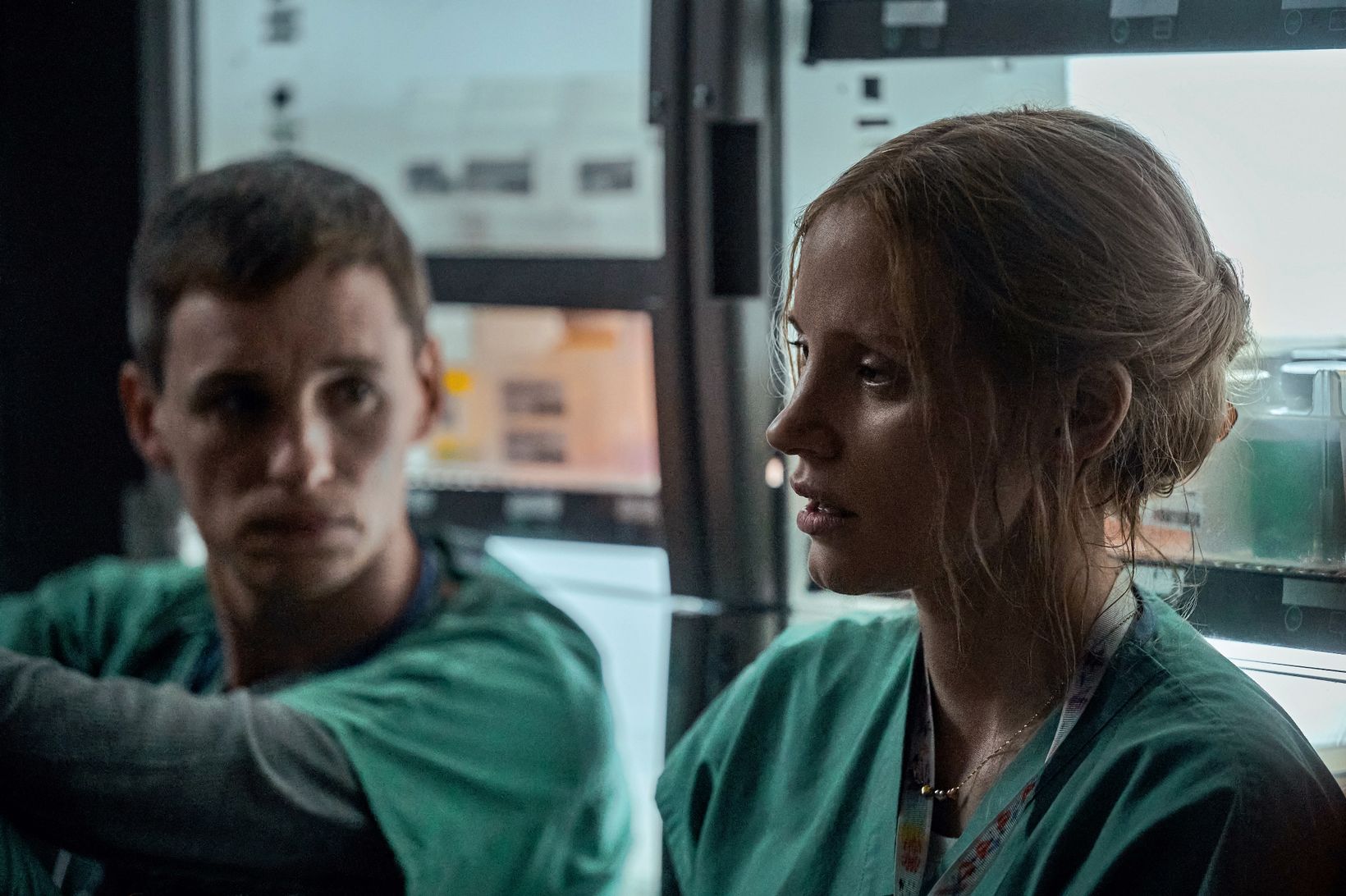 Eddie Redmayne og Jessica Chastain i The Good Nurse