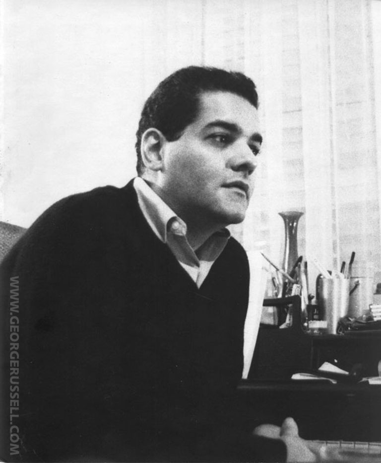 Plakat for 'George Russell 100 år'