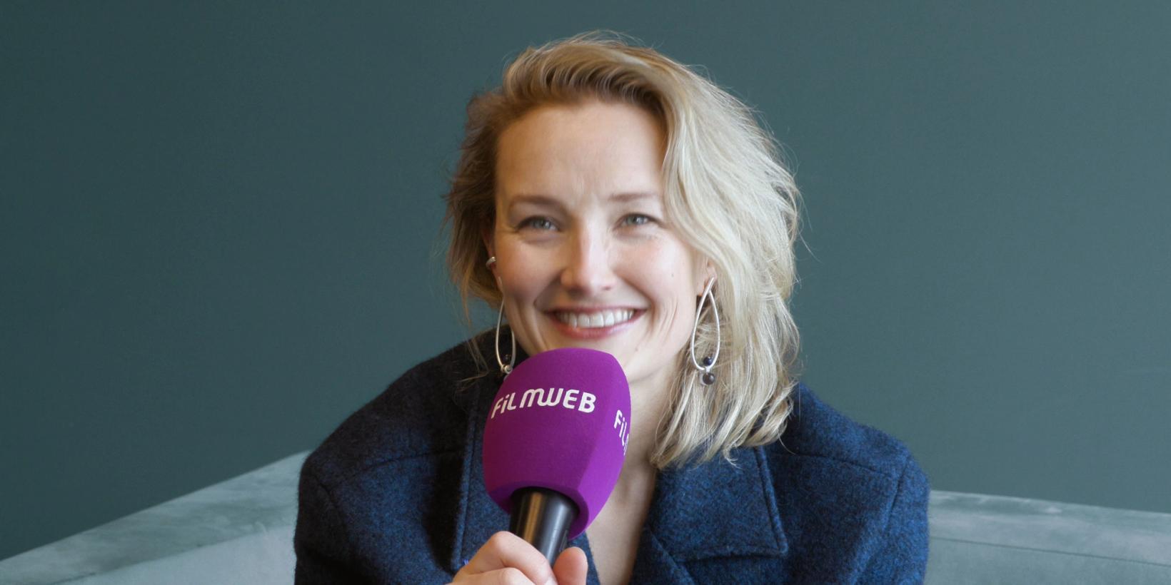 Ine Marie Wilmann med Filmweb-mikrofon snakker om filmen "Victoria må dø"