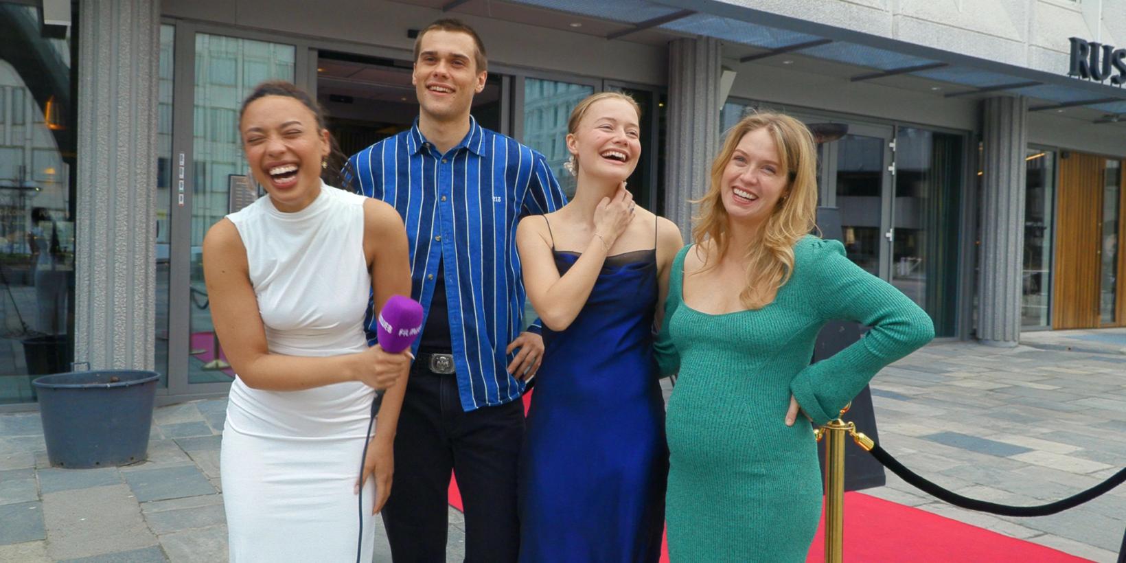 Maria Wiik, Gard Løkke, Mina Dale og Vilde Moberg på premieren til Fuckings bygda