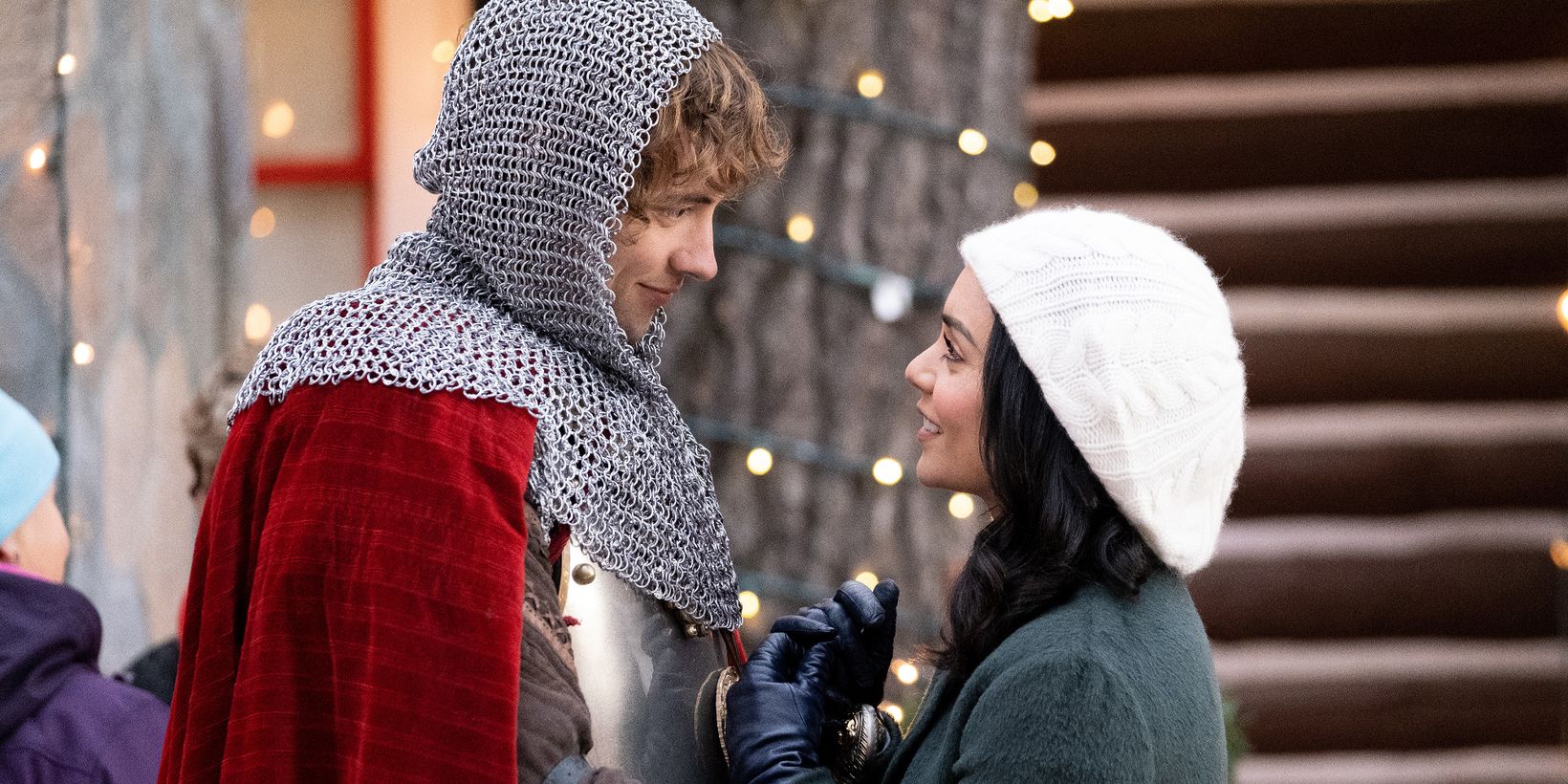 Josh Whitehouse og Vanessa Hudgens i The Knight Before Christmas