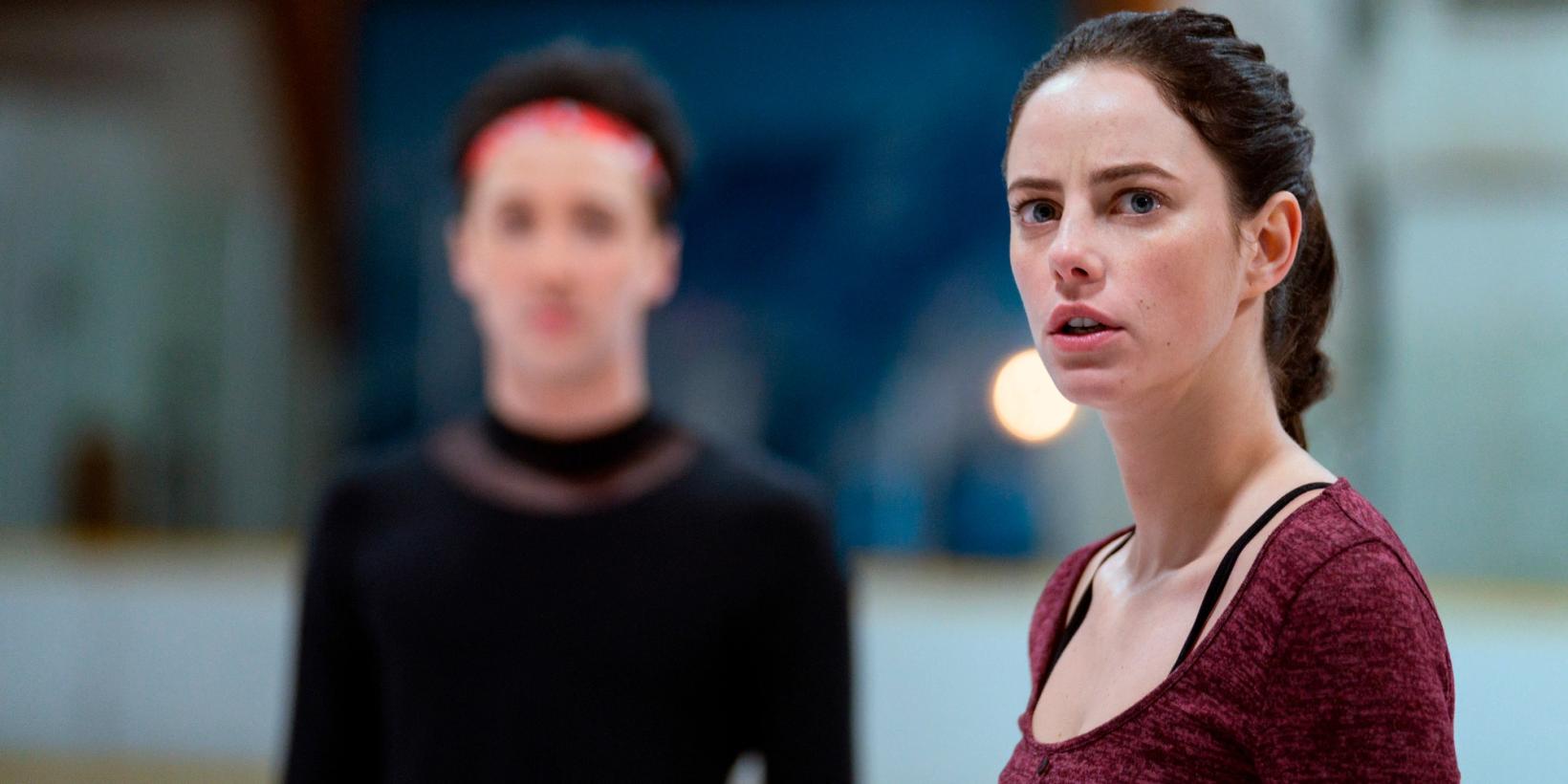 Kaya Scodelario i Spinning Out sesong 1