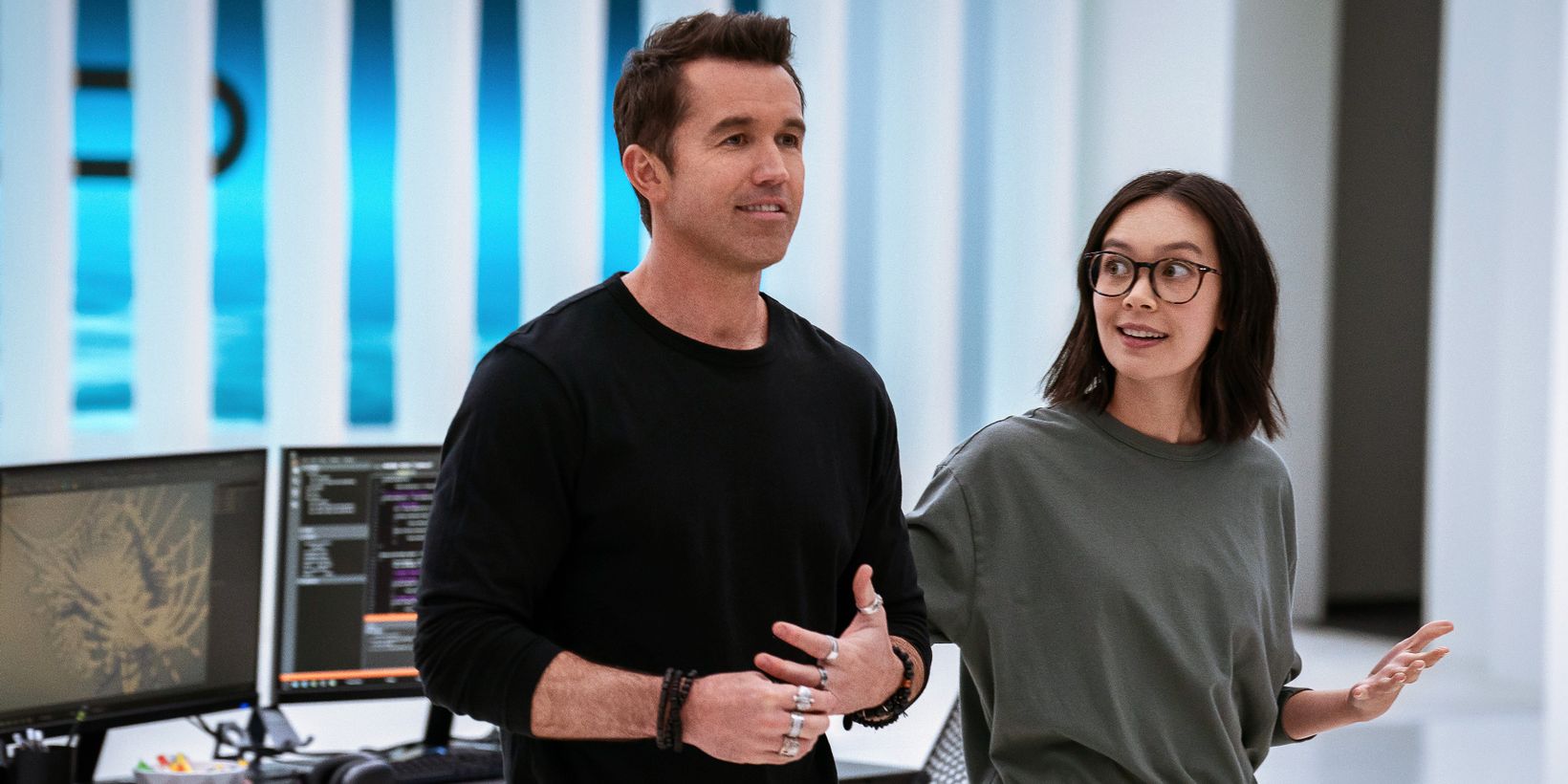 Rob McElhenney og Charlotte Nicdao i Mythic Quest sesong 3