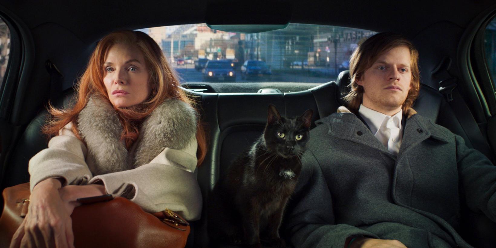 Michelle Pfeiffer og Lucas Hedges i French Exit