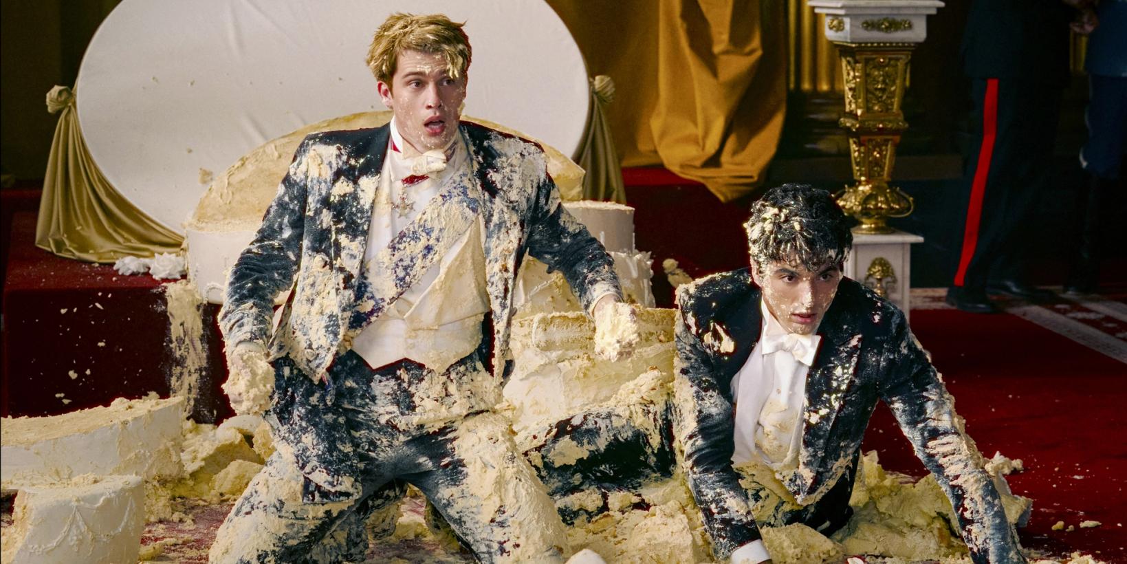 Taylor Zakhar Perez og Nicholas Galitzine i Red, White & Royal Blue