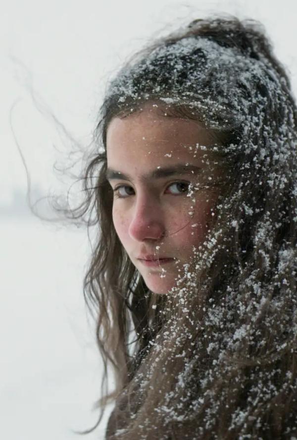 Bilde fra 'About Dry Grasses'