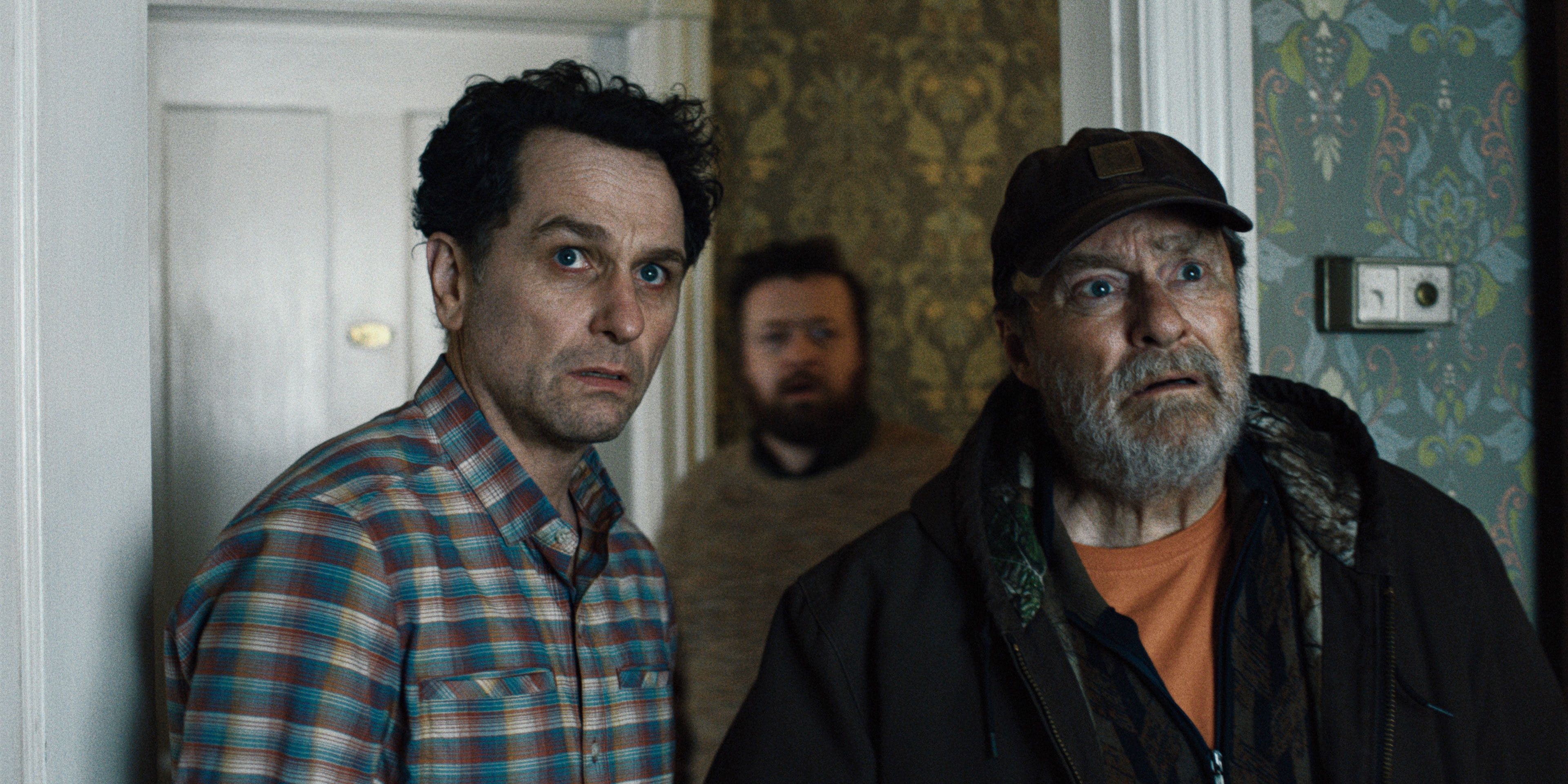Matthew Rhys og Stephen Root i Widow's Bay