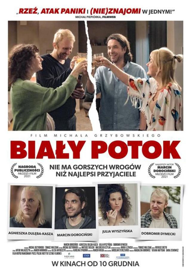 Marcin Dorociński et al. drinking wine