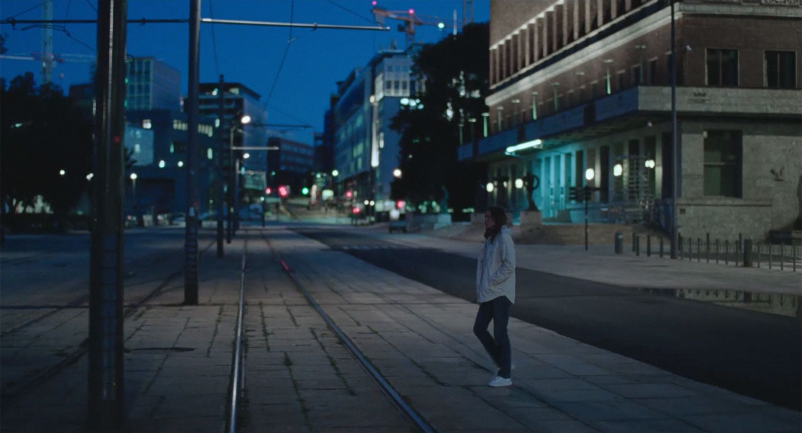Skjermbilde fra Verdens verste menneske – Rådhusplassen