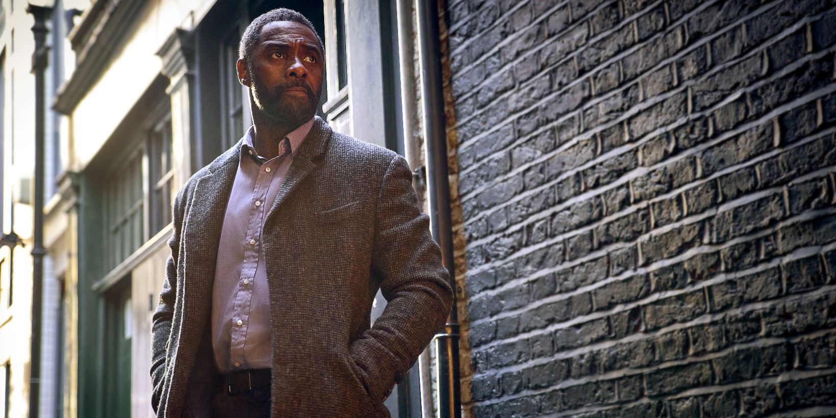 Idris Elba i Luther: The Fallen Sun