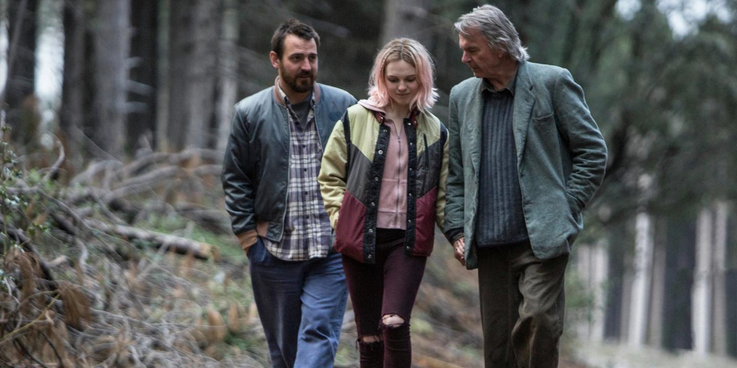 Ewen Leslie, Odessa Young og Sam Neill i Villanden