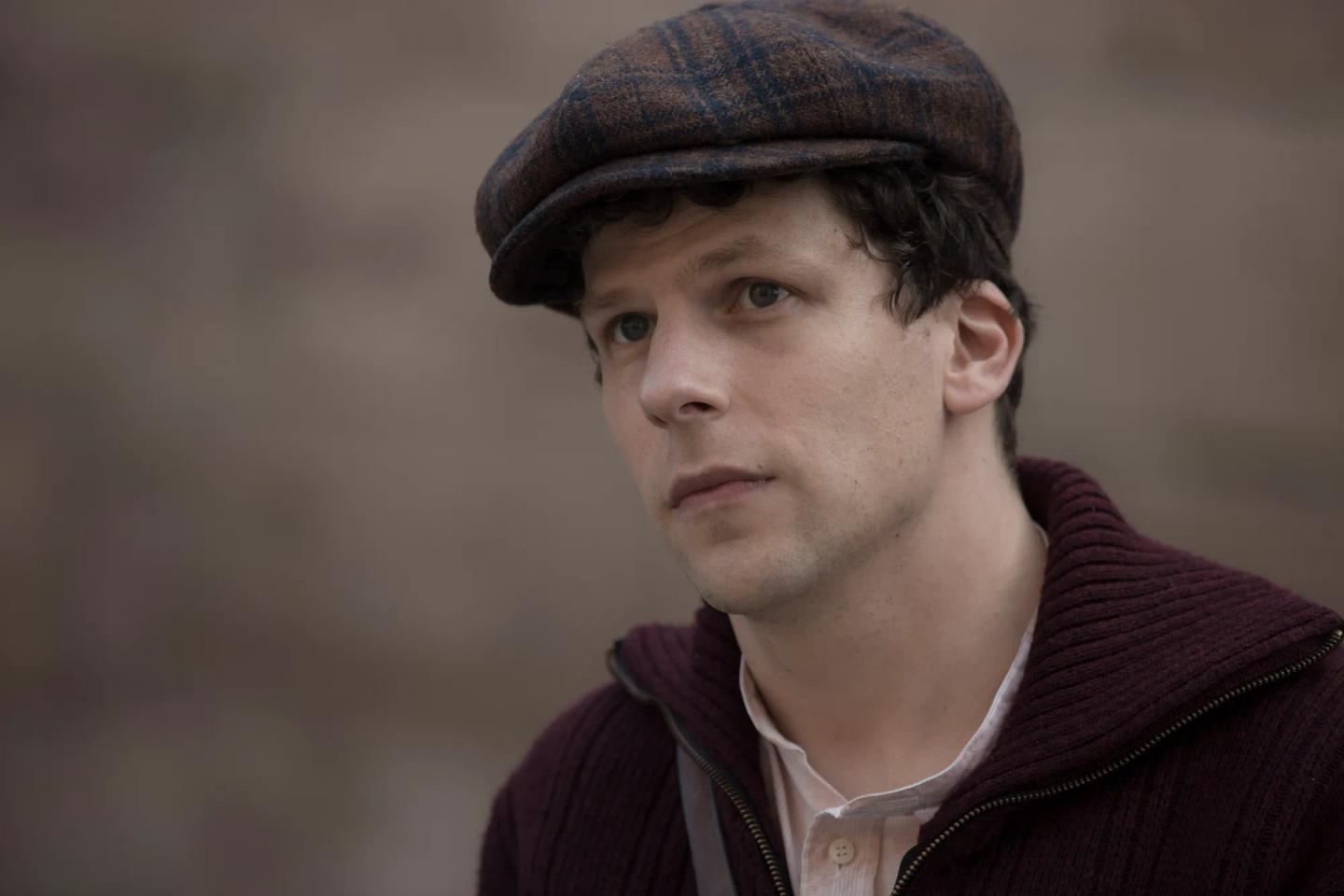 Jesse Eisenberg wearing a hat