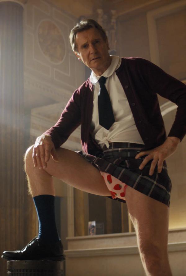 Bilde fra 'The Naked Gun'