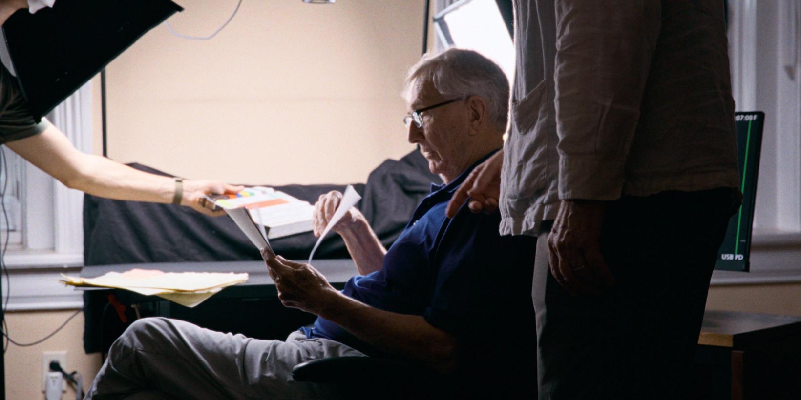 Stillbilde fra Cover-Up