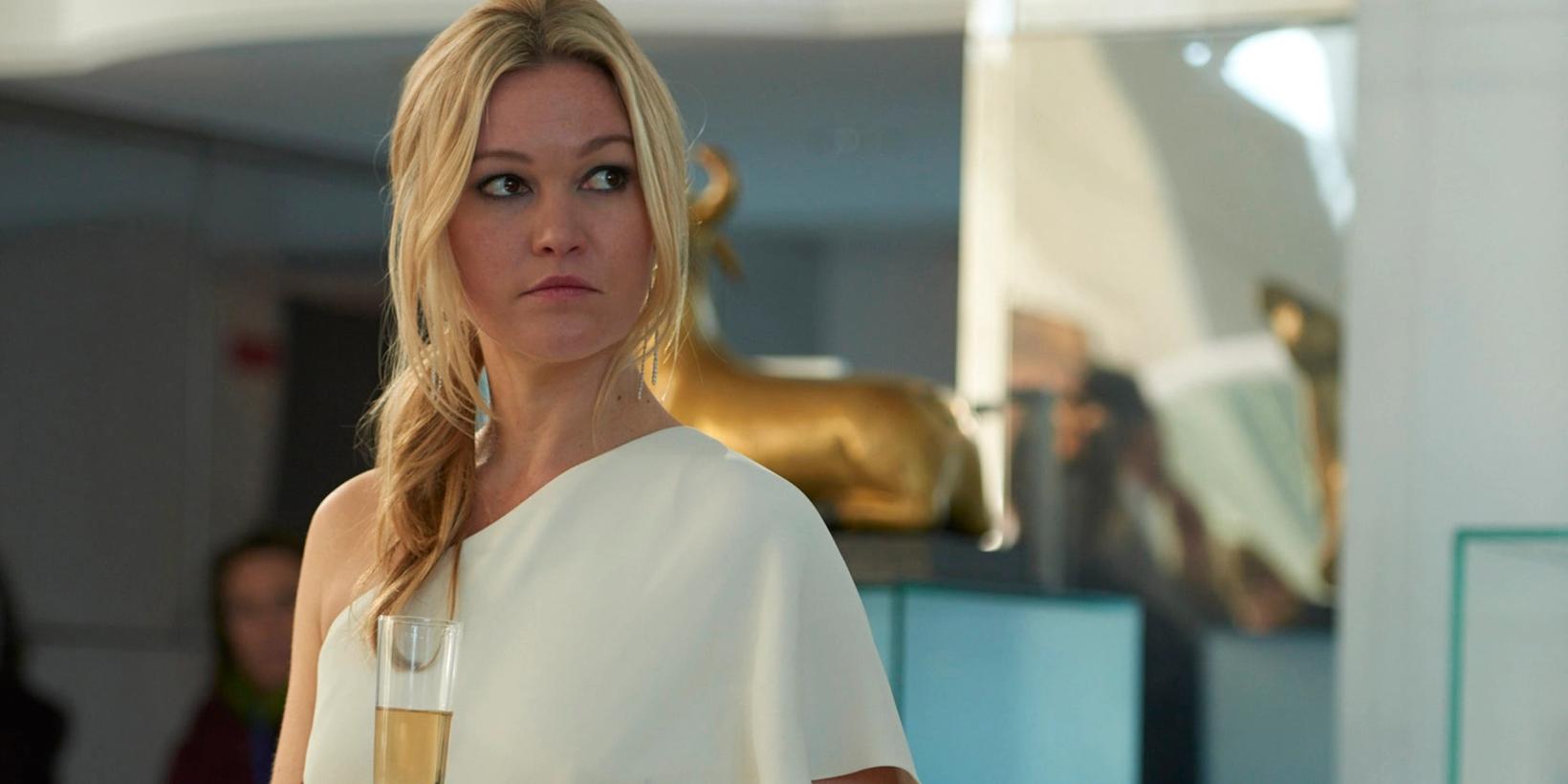 Julia Stiles i Riviera