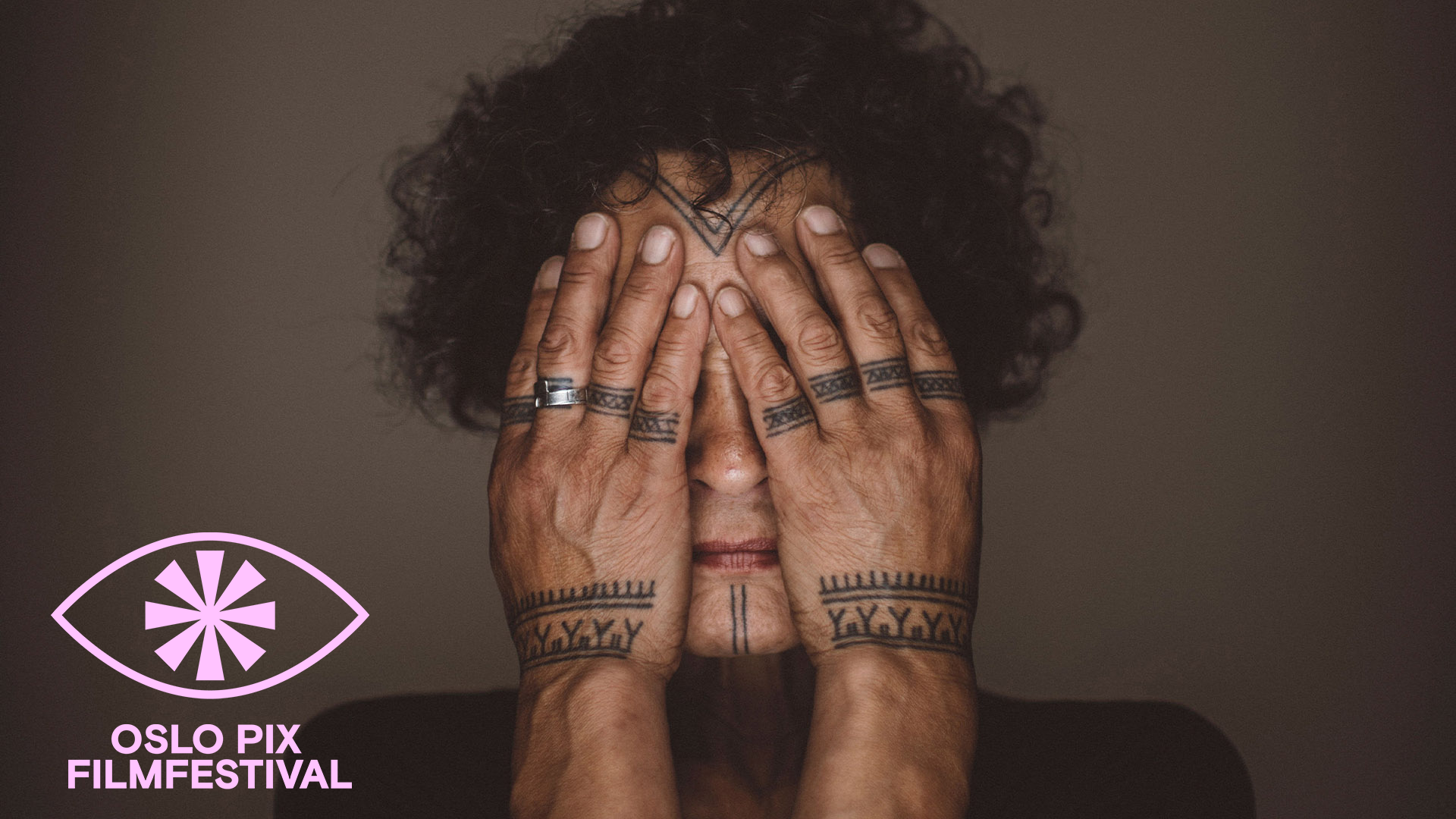 Bilde fra 'Twice Colonized'