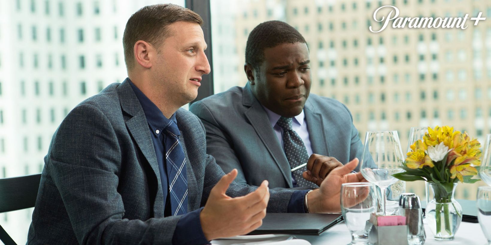 Detroiters med Paramount+-logo