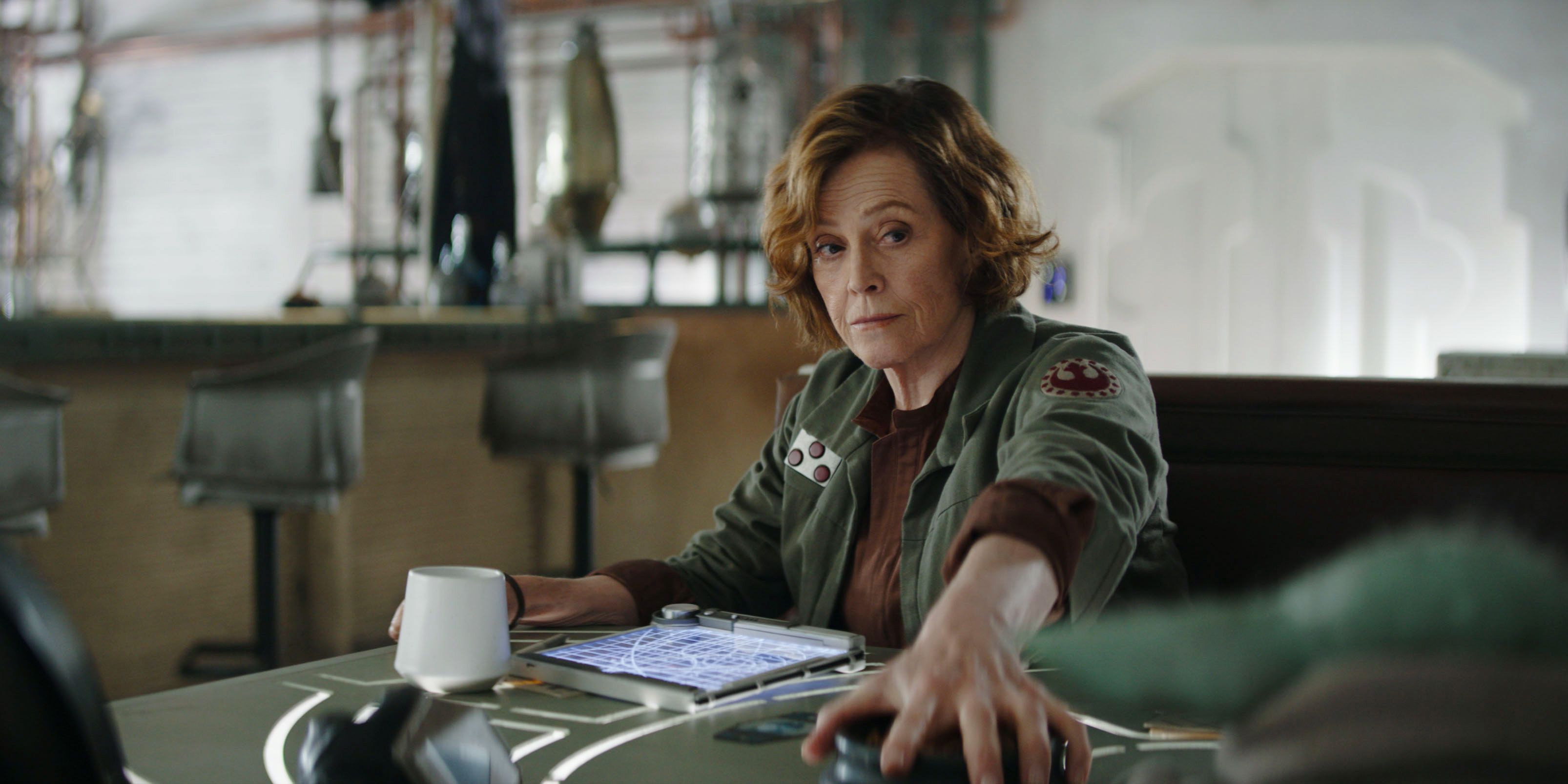 Sigourney Weaver i The Mandalorian and Grogu