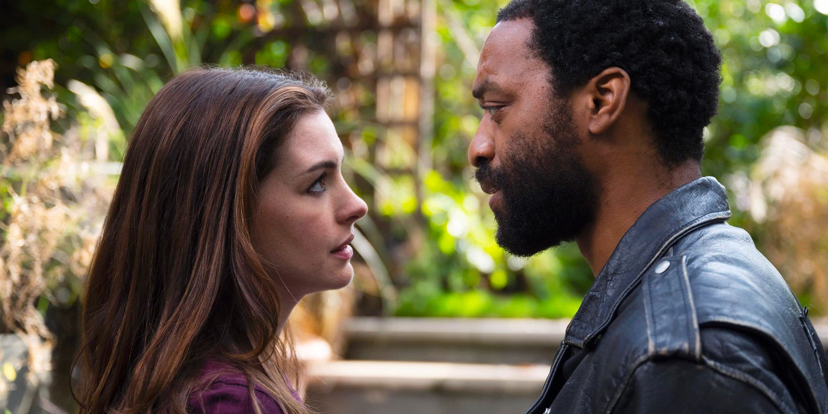 Anne Hathaway og Chiwetel Ejiofor i Locked Down