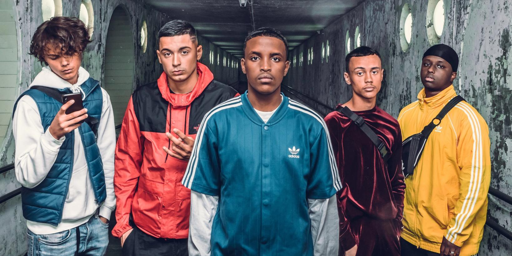 17 (2018)