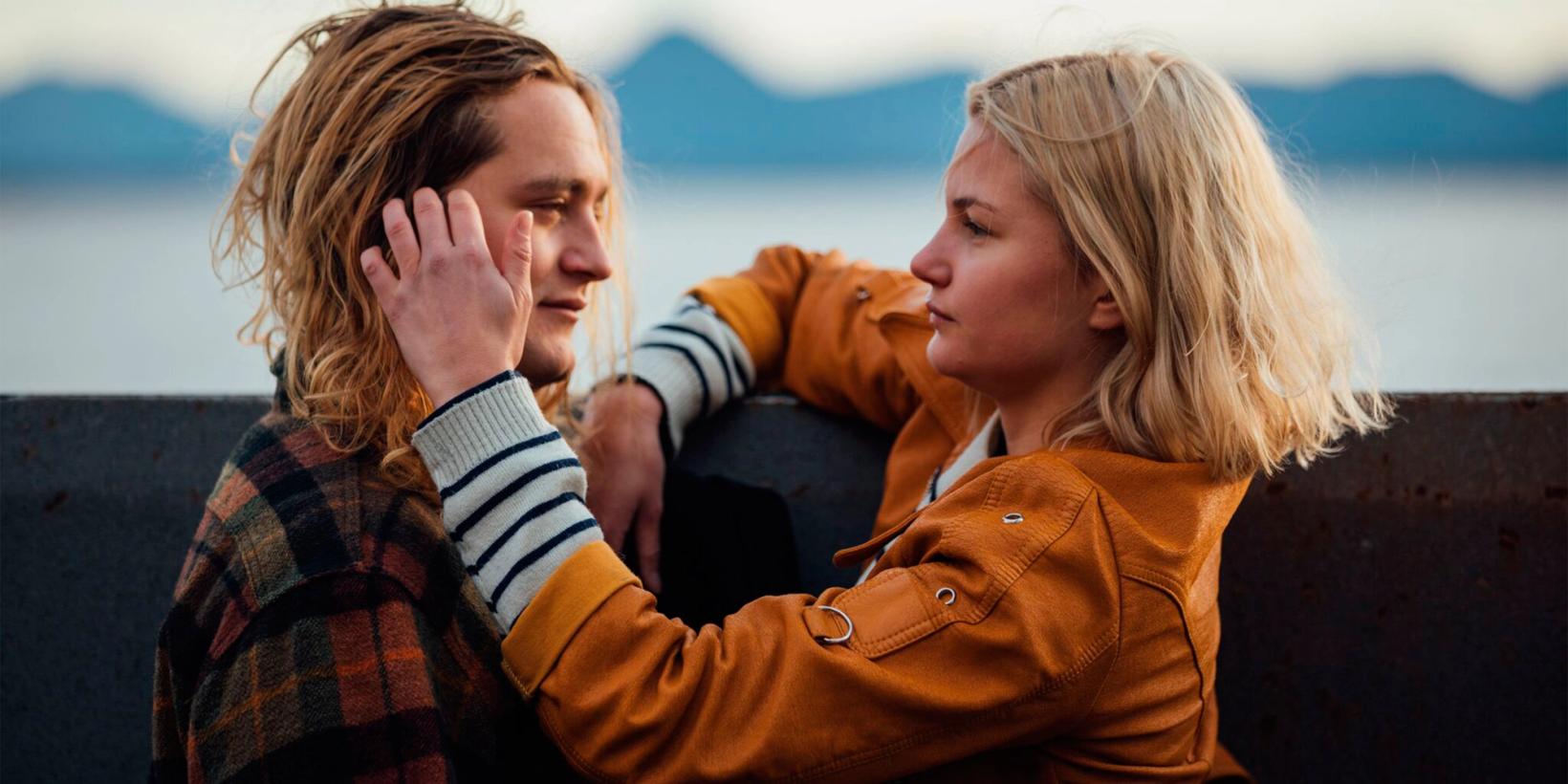 Benjamin Helstad og Iben Akerlie i Rett Vest