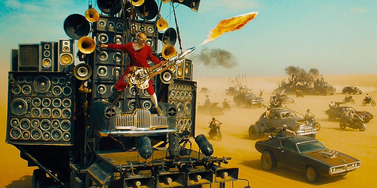 The Doof Wagon med the Doof Warrior i Mad Max: Fury Road