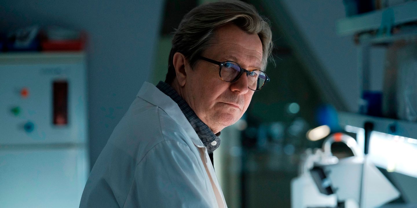 Gary Oldman i Crisis