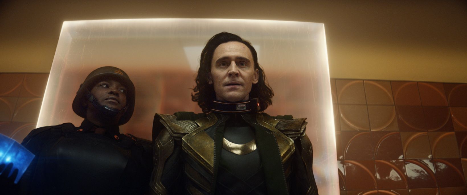 Wunmi Mosaku og Tom Hiddleston i Loki