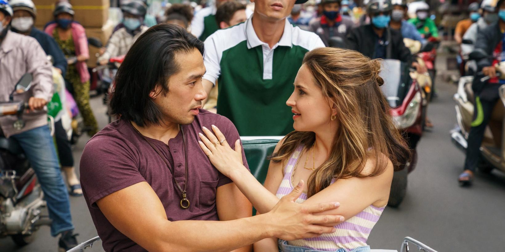 Rachael Leigh Cook i A Tourist's Guide to Love