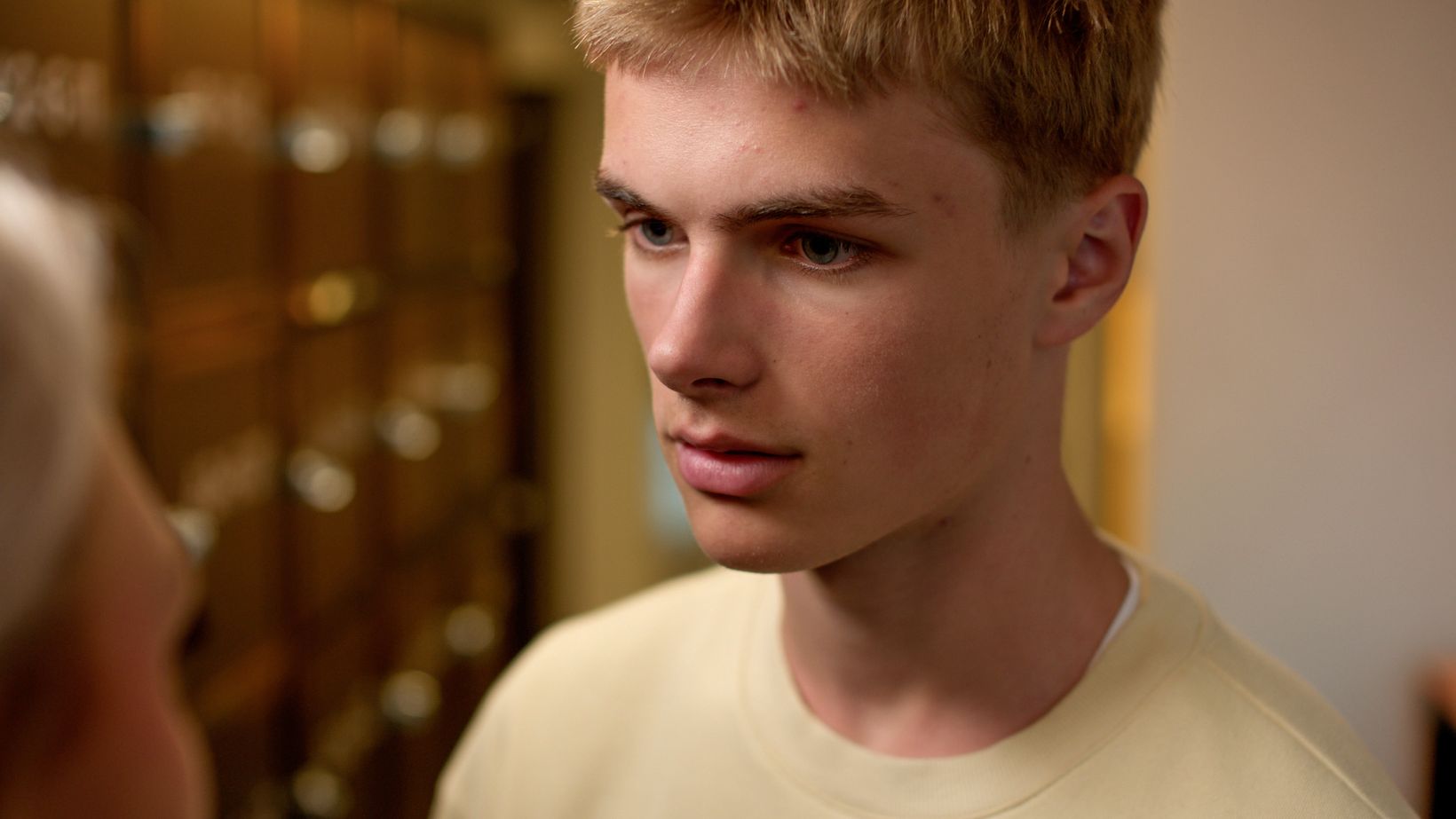 Hauk Hellestveit Hannemann som Leo i Lik meg sesong 7