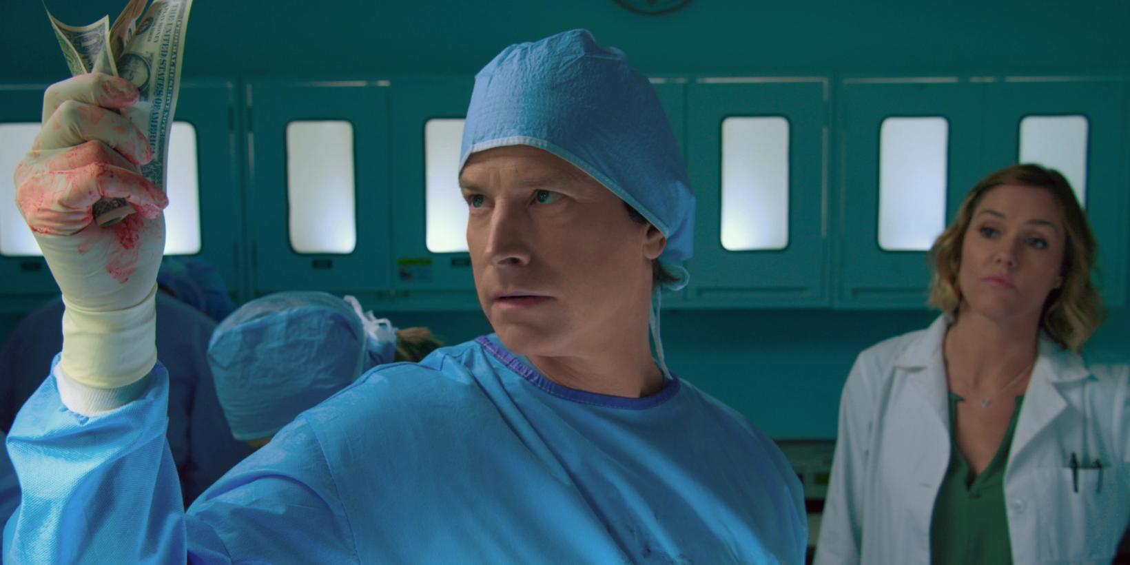 Rob Huebel og Erinn Hayes i Medical Police sesong 1