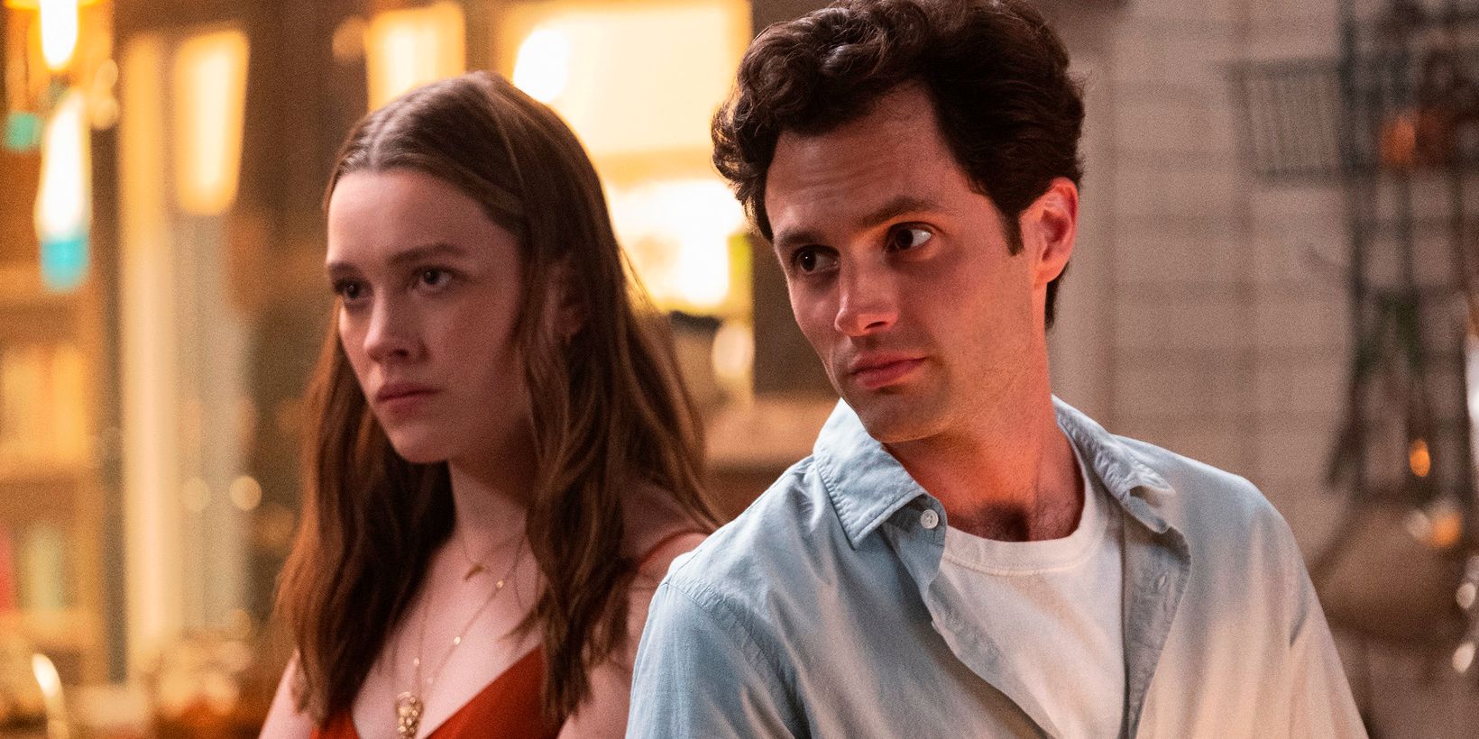 Victoria Pedretti og Penn Badgley i YOU sesong 2