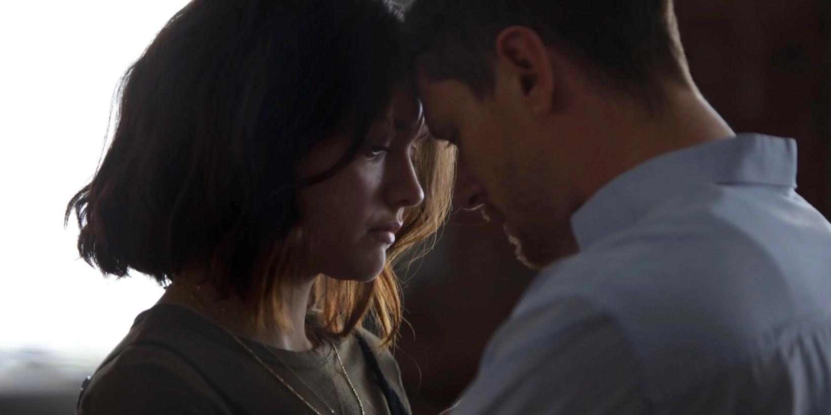 Olivia Cooke og Jack O'Connell i Little Fish