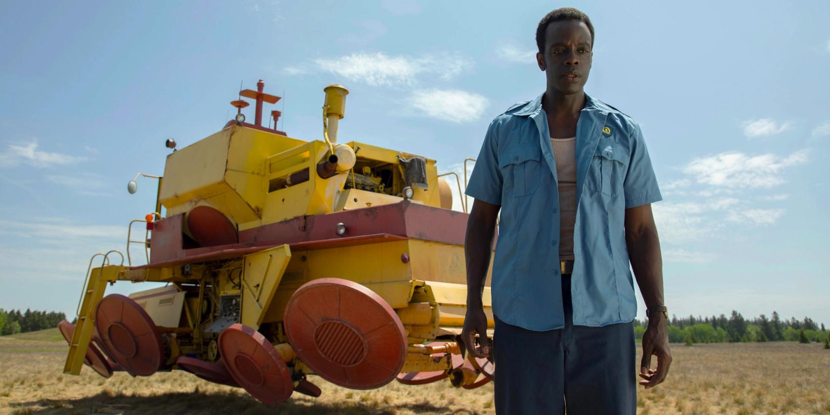 Ato Essandoh i Tales from the Loop sesong 1