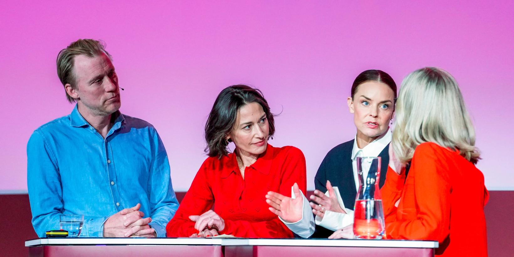 Thorbjørn Harr, Pia Tjelta og Agnes Kittelsen under Arbeiderpartiets 70. ordinære landsmøte på Oslo Kongressenter Folkets Hus i Oslo.