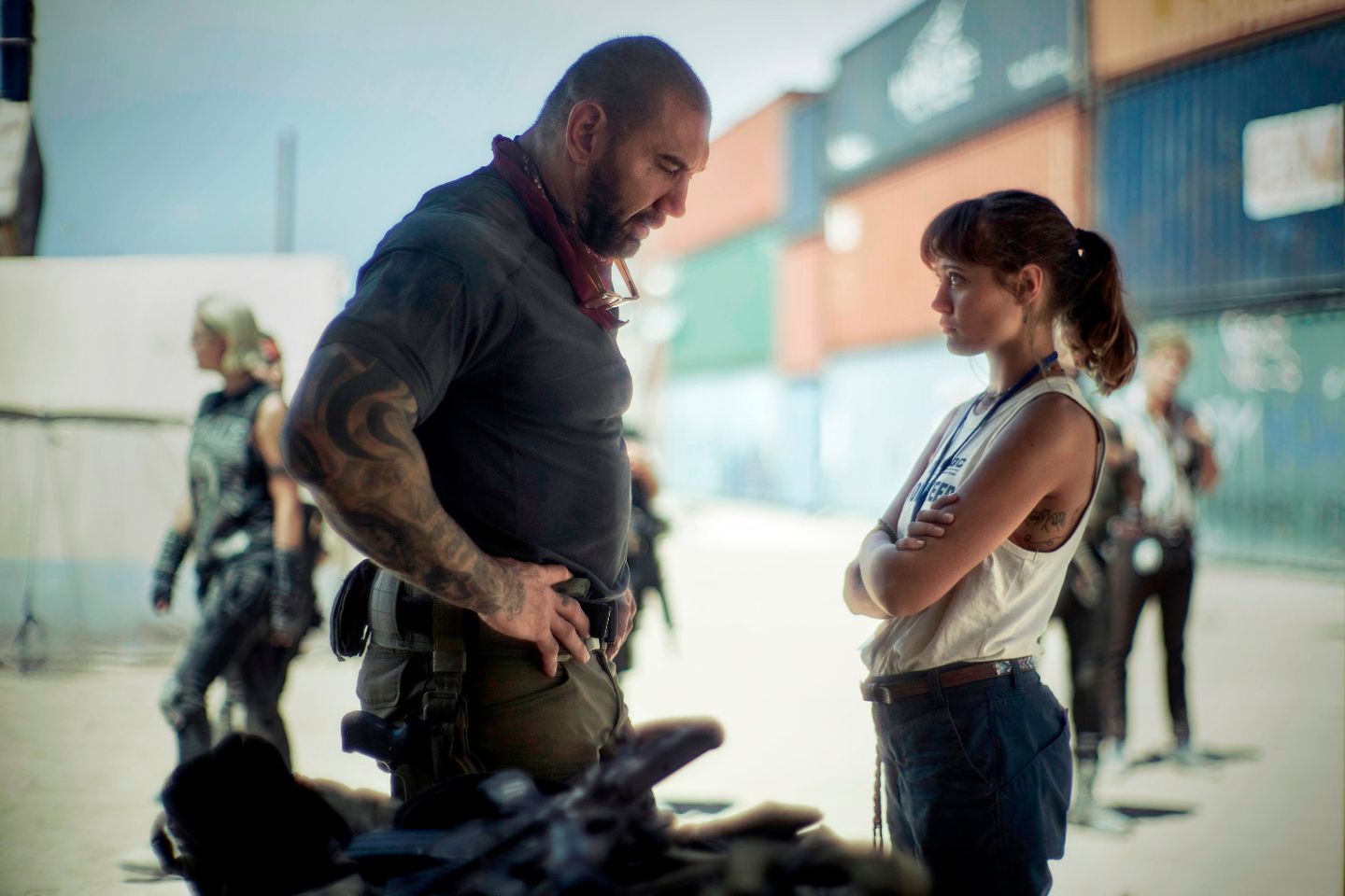 Dave Bautista og Ella Purnell i Army of the Dead