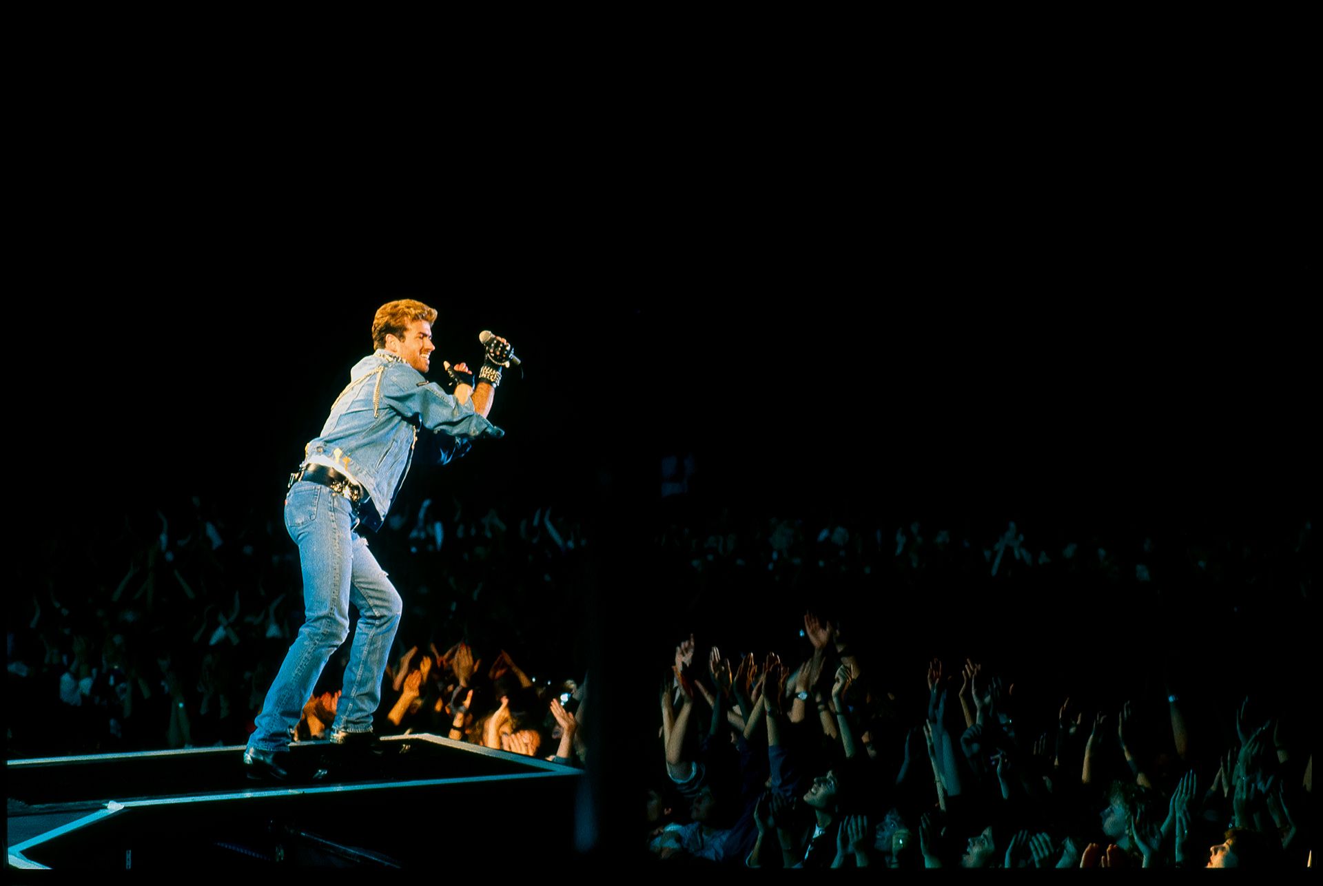 Bilde fra 'George Michael: The Faith Tour'