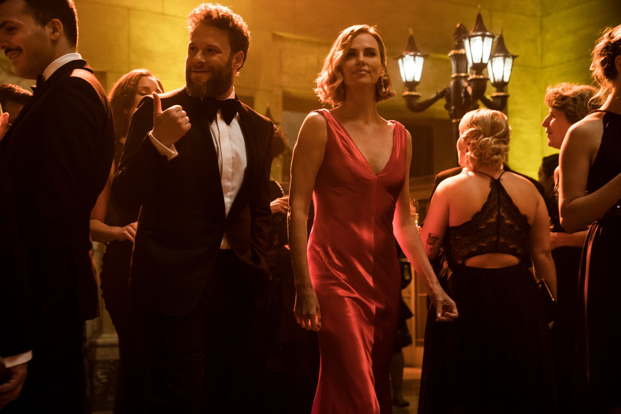 Long Shot_still_Seth Rogan og Charlize Theron.jpg