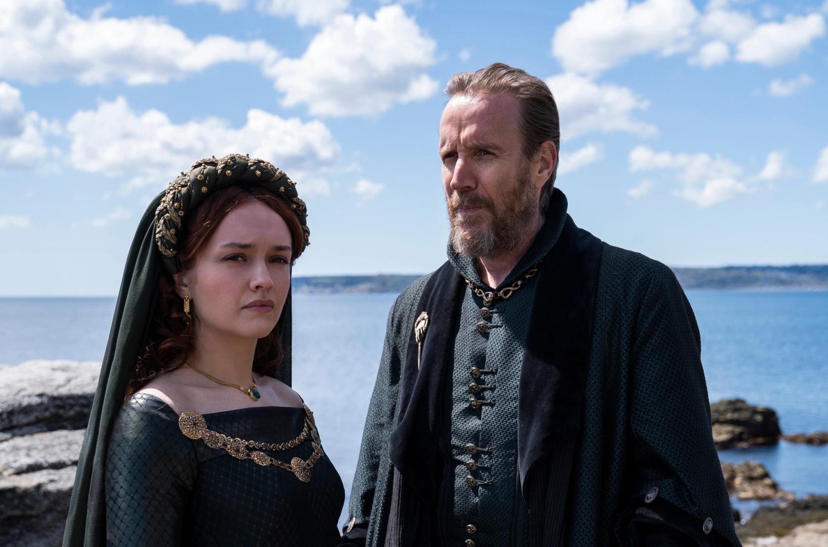 Olivia Cooke og Rhys Ifans i House of the Dragon