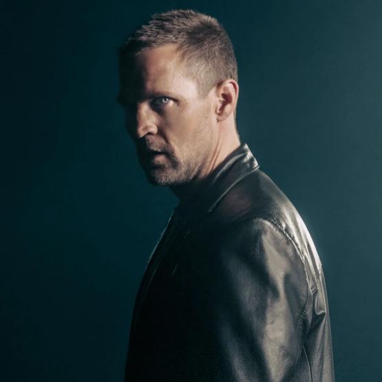 Tobias Santelmann i promobilde for Jo Nesbøs Harry Hole