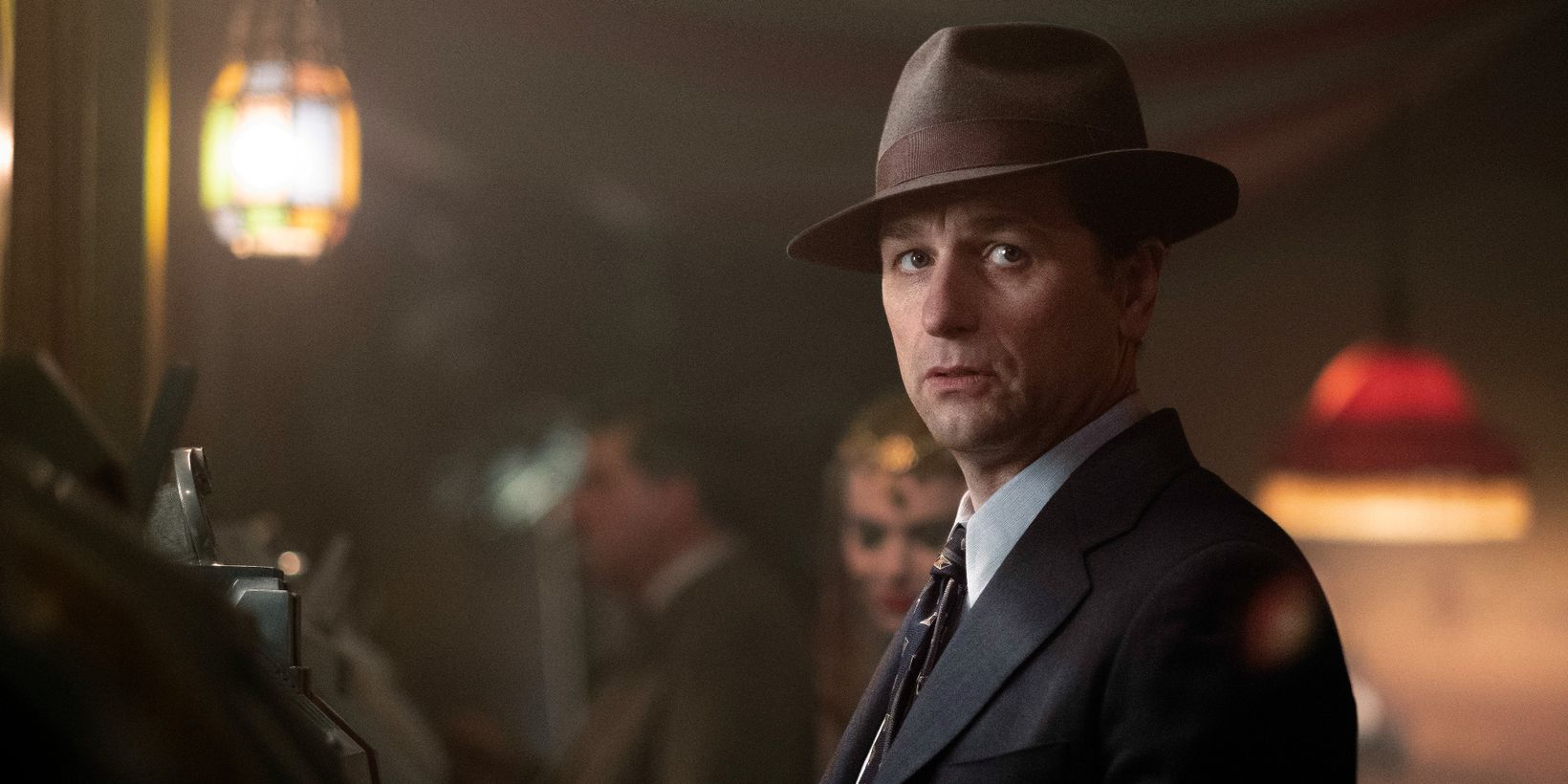 Matthew Rhys i Perry Mason sesong 2