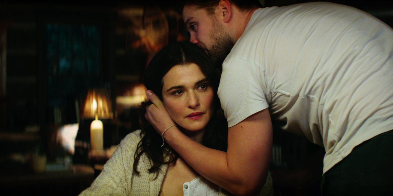 Rachel Weisz og Leo Woodall i Vladimir