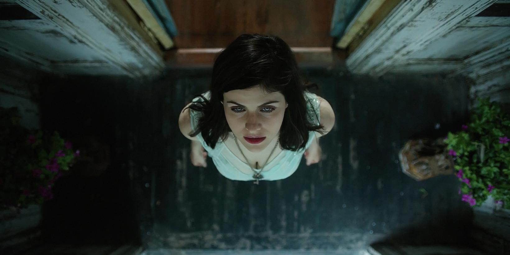 Alexandra Daddario i Anne Rice' Mayfair Witches