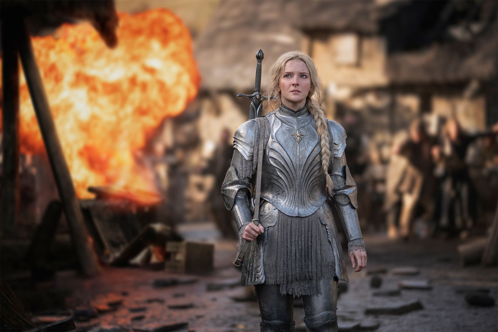 Morfydd Clark som Galadriel.