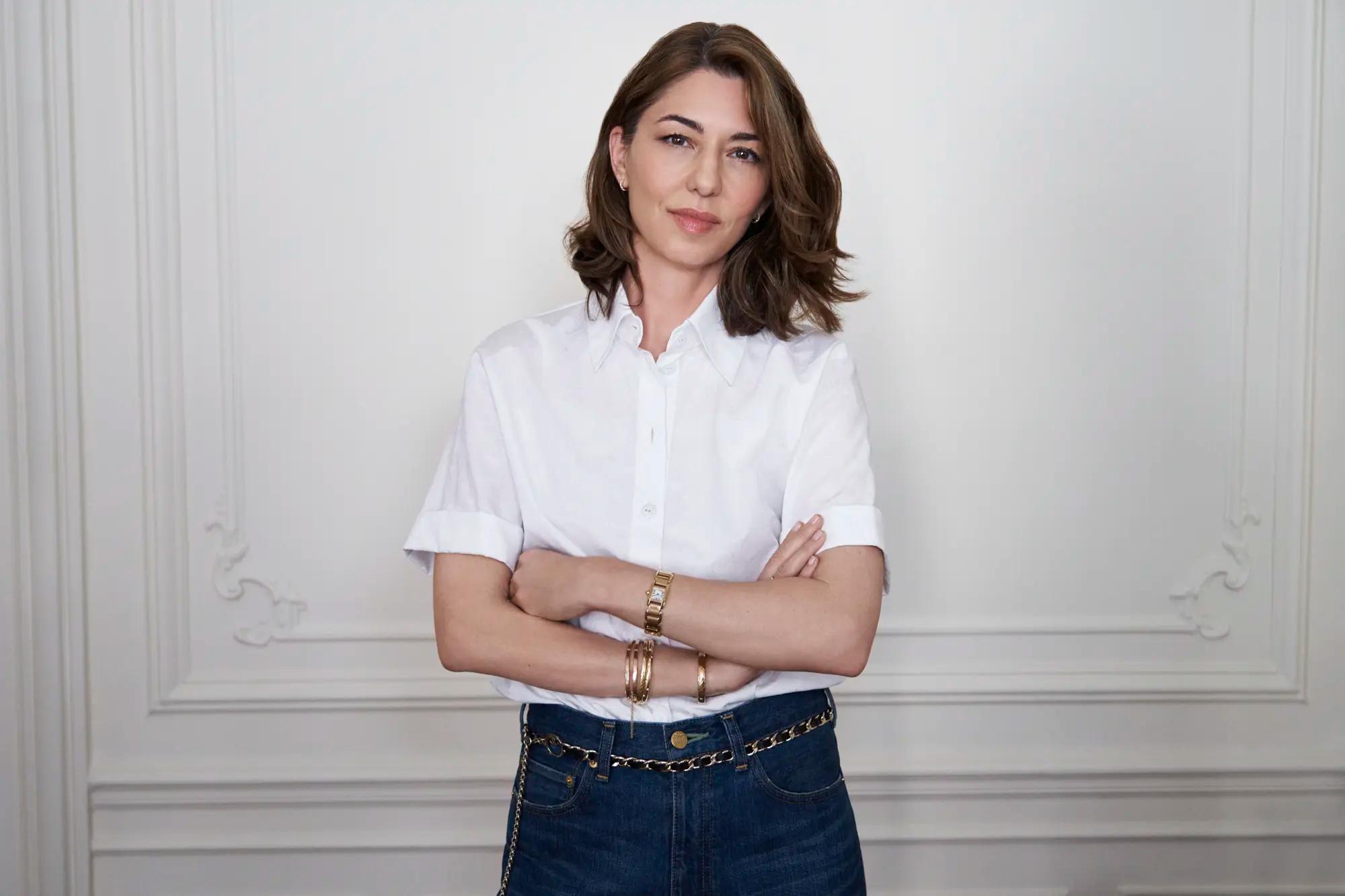 Sofia Coppola with the arms crossed